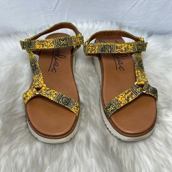 Zodiac Bria Yellow Print Canvas Platform Sandals Sz 8.5 - Picture 2 of 6
